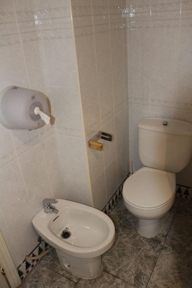 Hotel New Sanz ตอร์เรโมลิโนส ภายนอก รูปภาพ