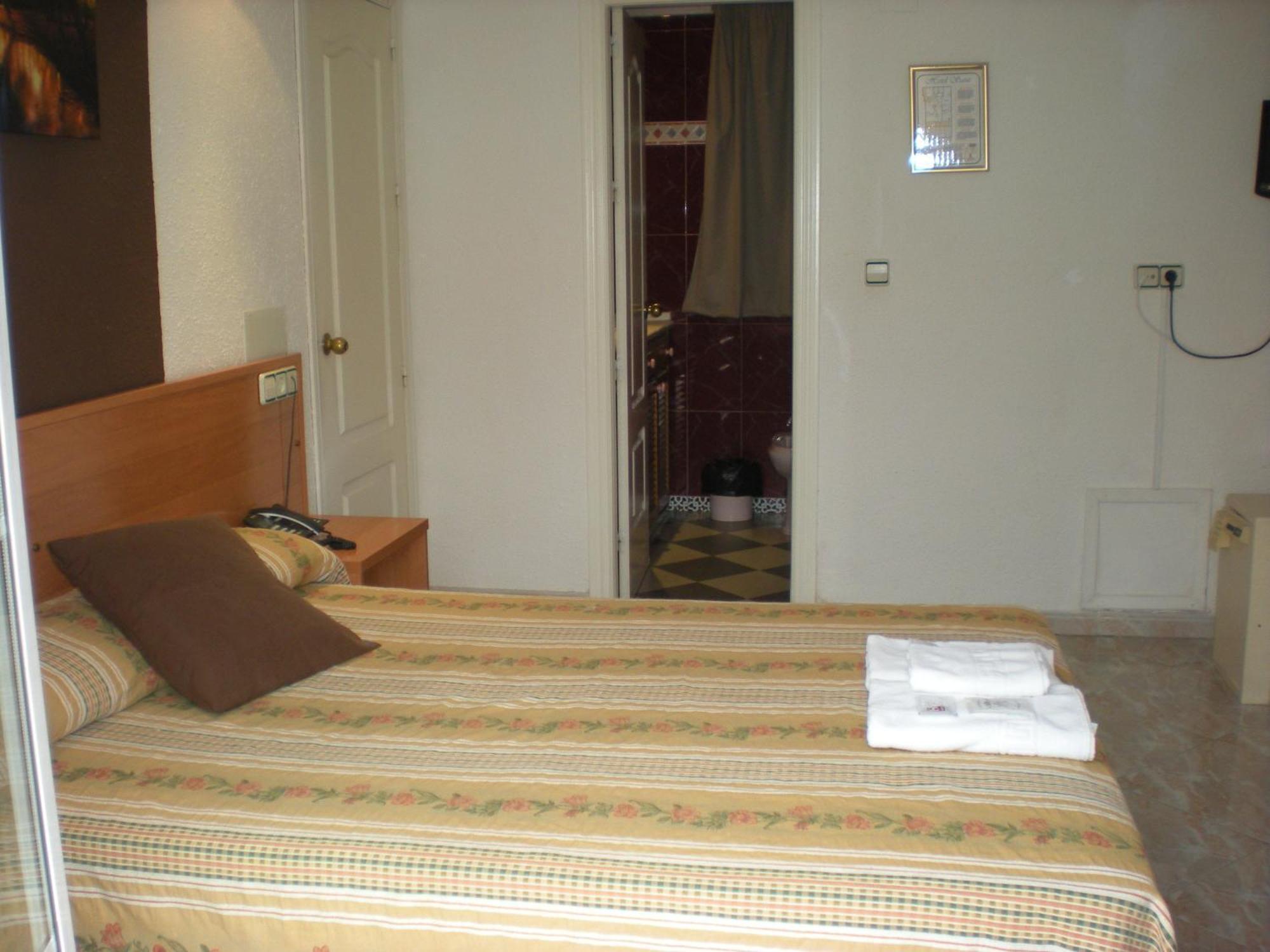 Hotel New Sanz ตอร์เรโมลิโนส ภายนอก รูปภาพ